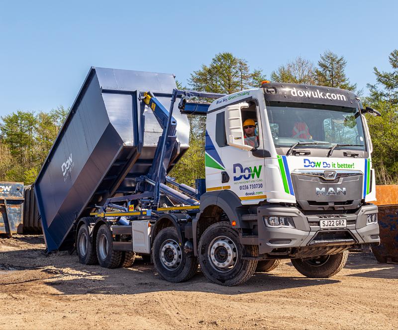 Dow hook-loader lifting a RoRo container